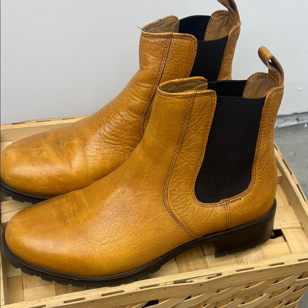 Duluth Trading Co Tan Leather Ankle Boots - Picture 3 of 7